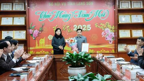 Sở Nội vụ tổ chức Hội nghị công bố Quyết định điều động, bổ nhiệm chức vụ lãnh đạo, quản lý cấp phòng và giao ban công tác tháng 02/2025