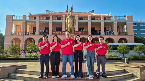 Chi bộ Tổ chức, biên chế tổ chức sinh hoạt chuyên đề về nguồn tại các địa chỉ đỏ thành phố Hồ Chí Minh