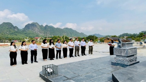 SINH HOẠT CHUYÊN ĐỀ “Đồng chí Lương Văn Tri - Người chiến sĩ cộng sản kiên trung, người con ưu tú của quê hương Lạng Sơn”